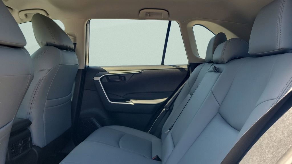 Certified 2025 Toyota RAV4 LE FWD image 15