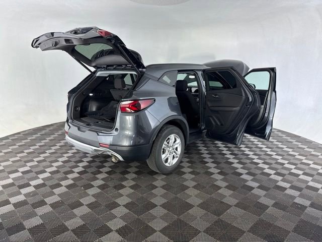 Used 2022 Chevrolet Blazer LT FWD image 17