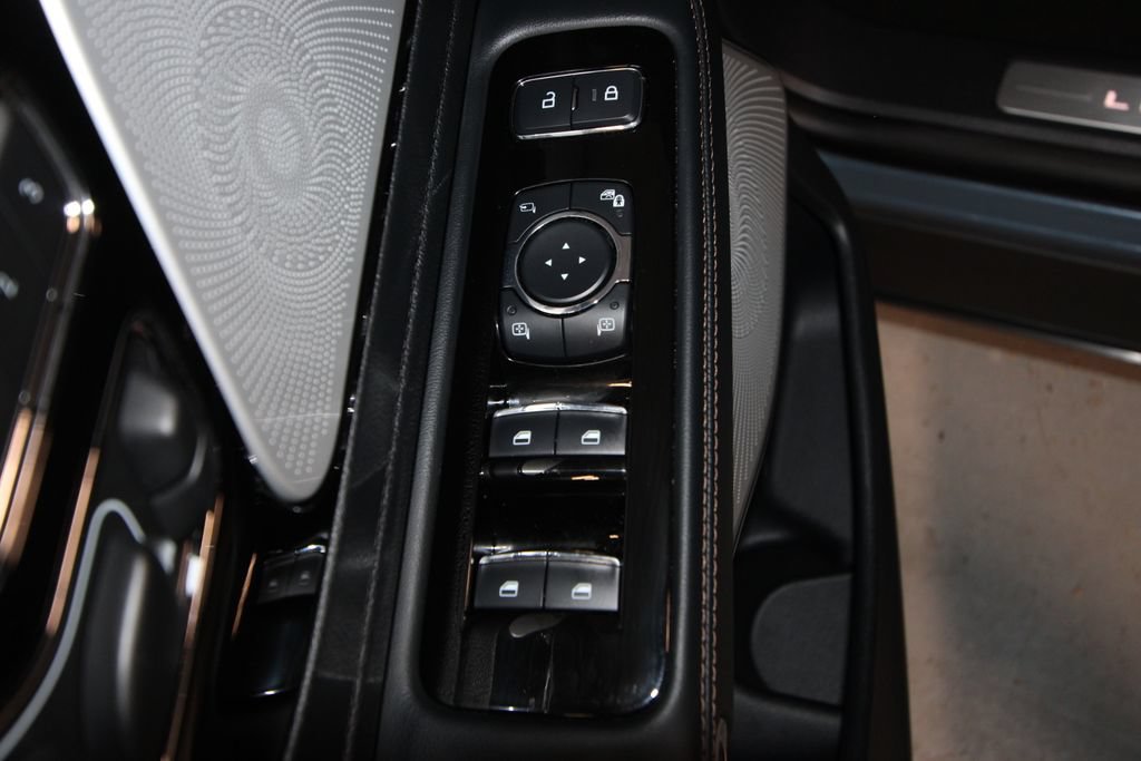 Used 2026 Lincoln Aviator Reserve AWD/4WD image 6