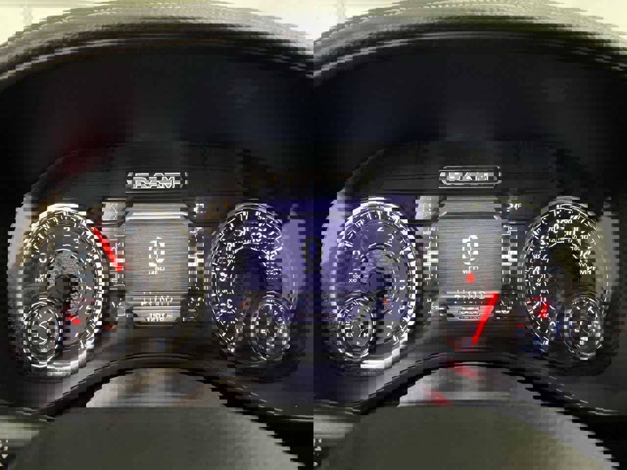 Used 2024 RAM 1500 Laramie image 27