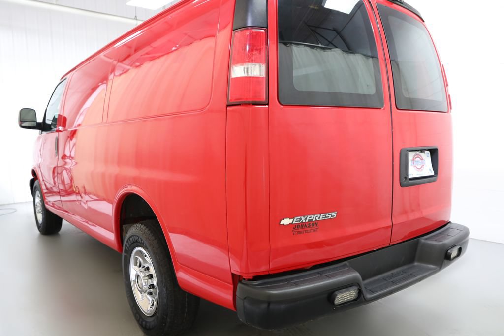 Used 2016 Chevrolet Express 3500 RWD image 16