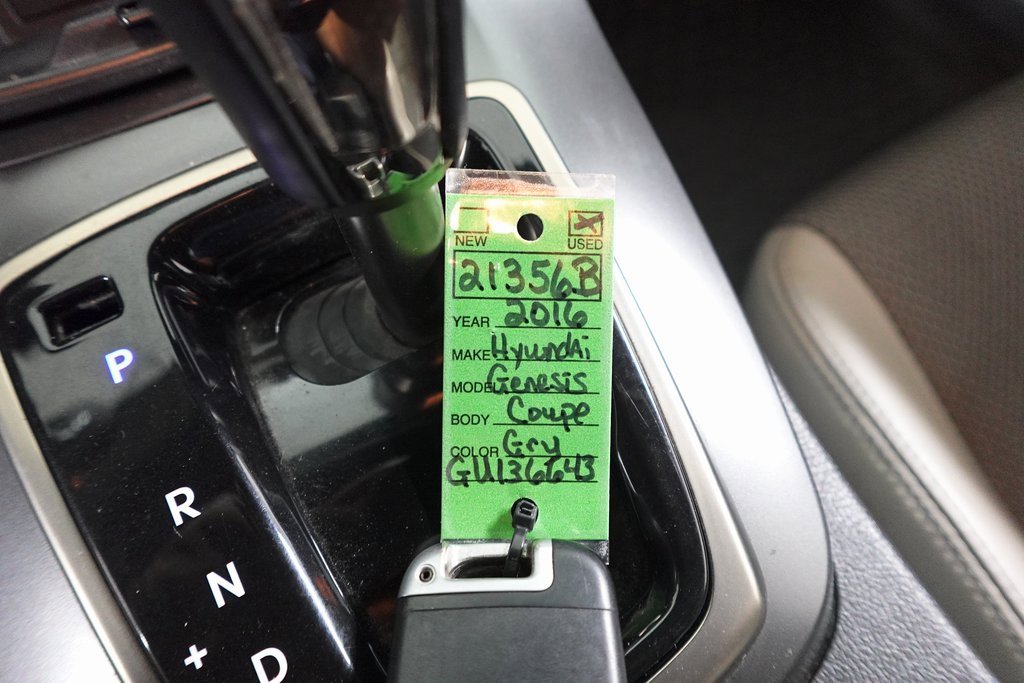 Used 2016 Hyundai Genesis 3.8 image 27