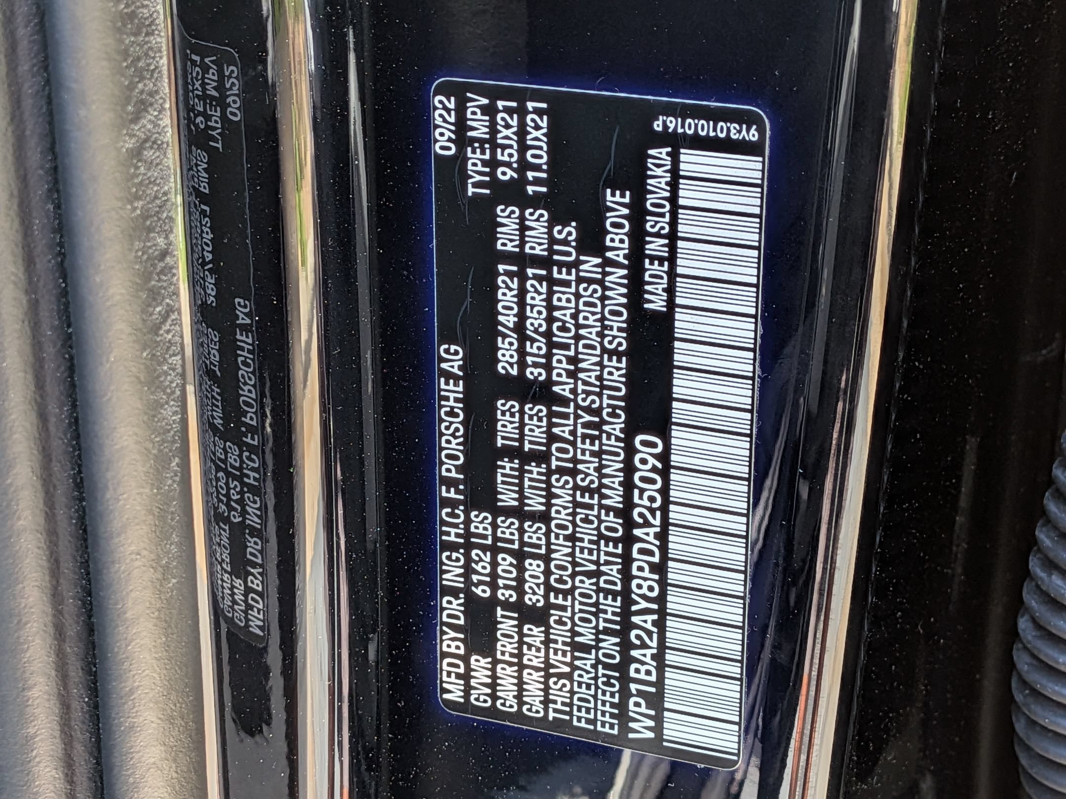 Certified 2023 Porsche Cayenne Platinum Edition AWD/4WD image 30