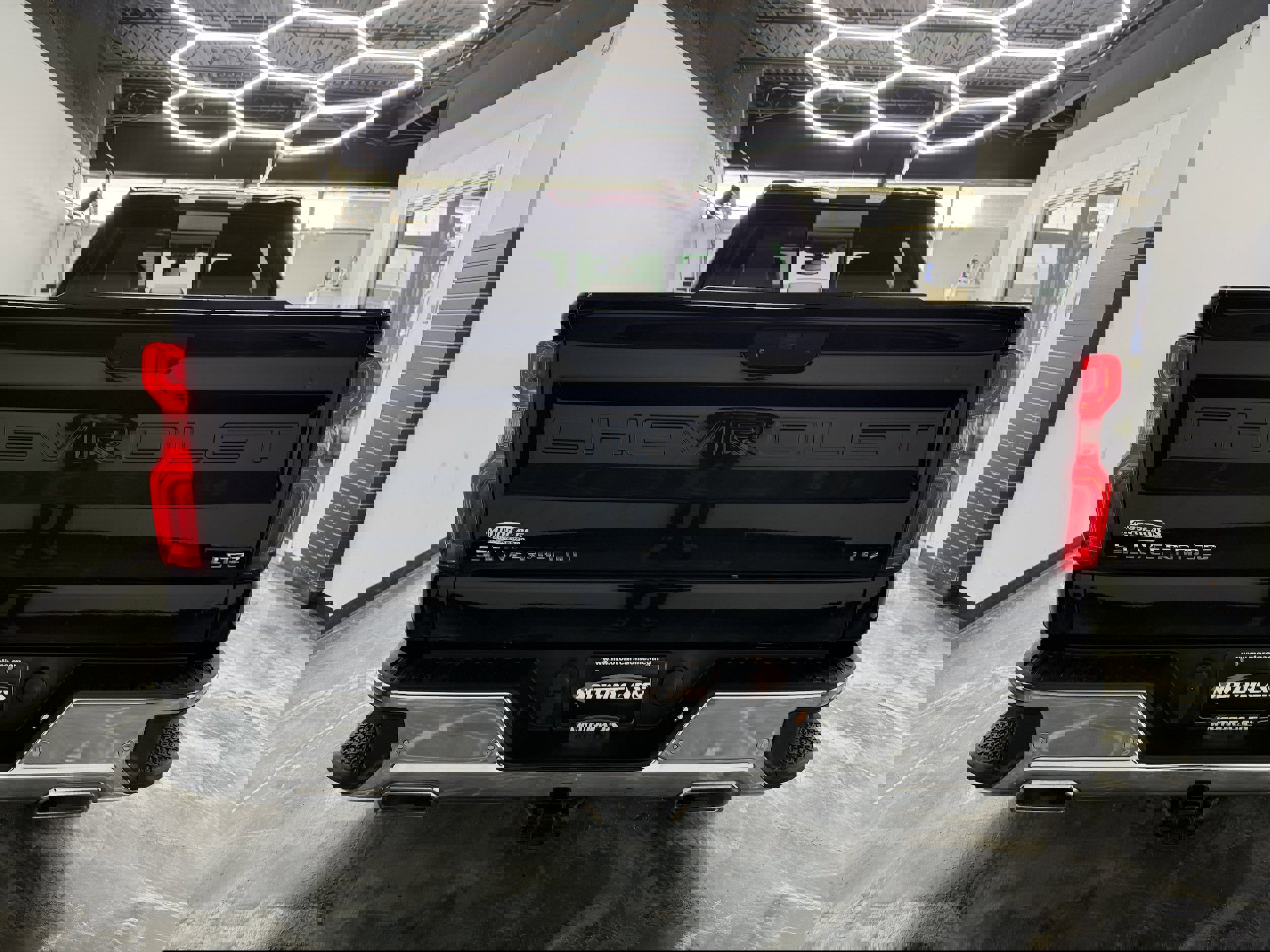 Used 2020 Chevrolet Silverado 1500 LTZ w/ LTZ Premium Package image 4