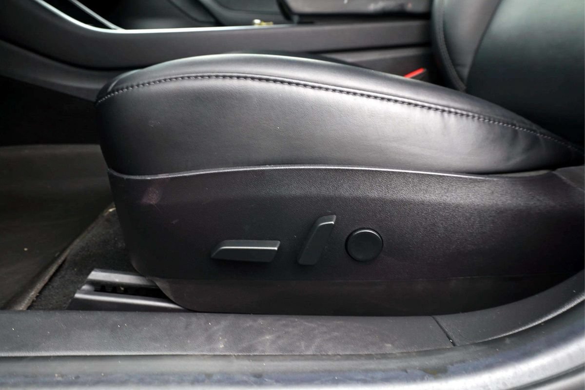 Used 2018 Tesla Model 3 Long Range AWD/4WD image 14