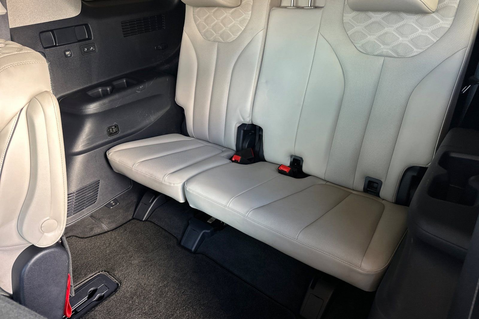 Used 2022 Hyundai Palisade Limited AWD/4WD image 14