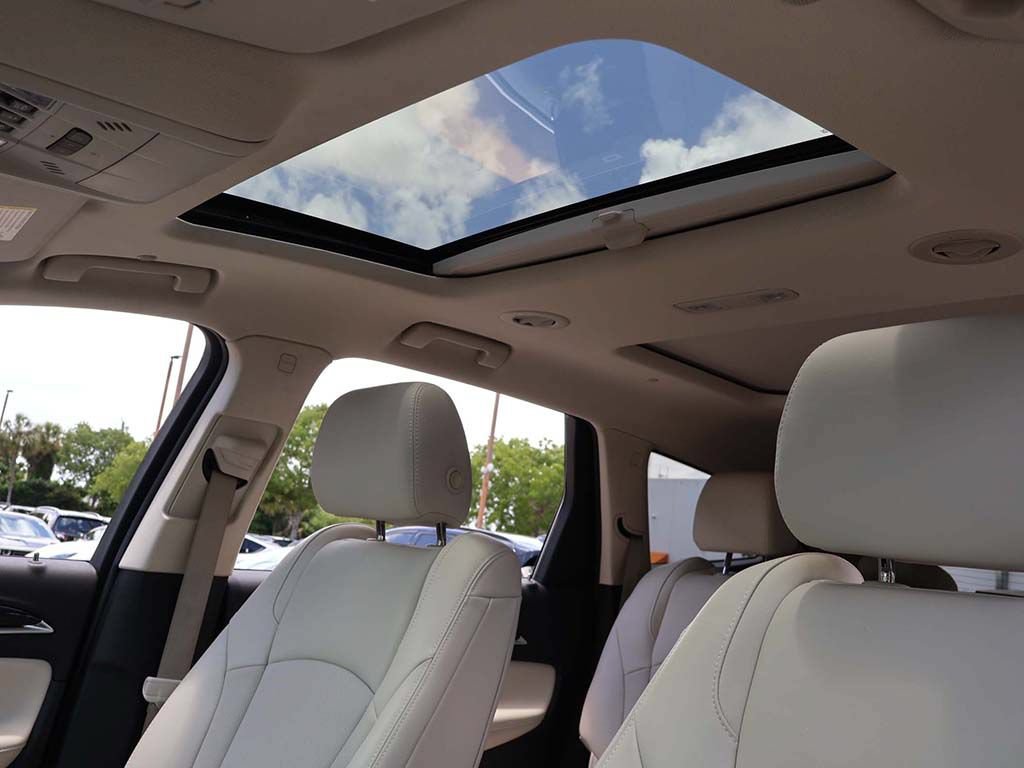 Used 2023 Buick Enclave Premium w/ Experience Buick Package FWD image 26