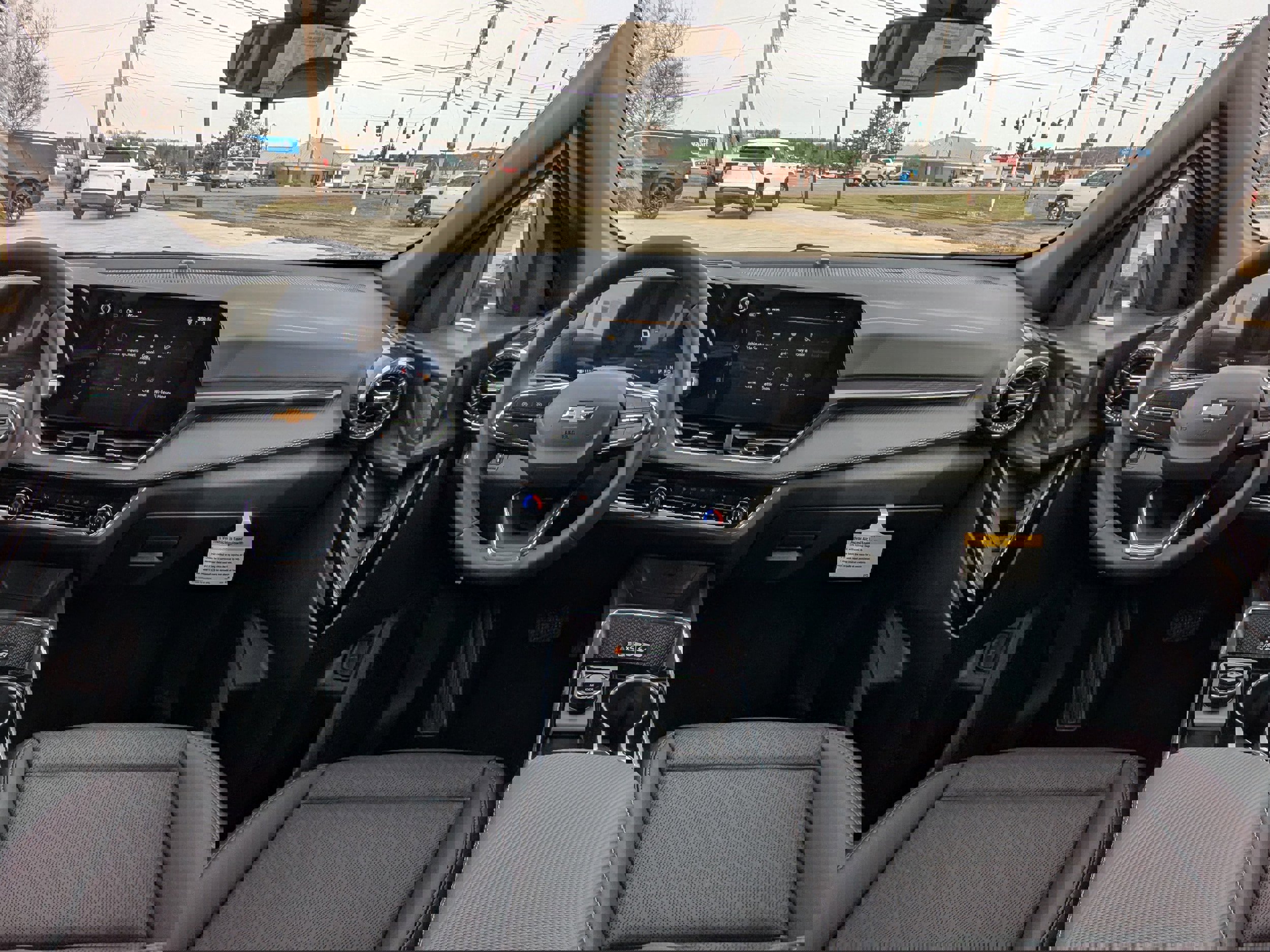 New 2026 Chevrolet Equinox LT w/ Convenience Package II image 8