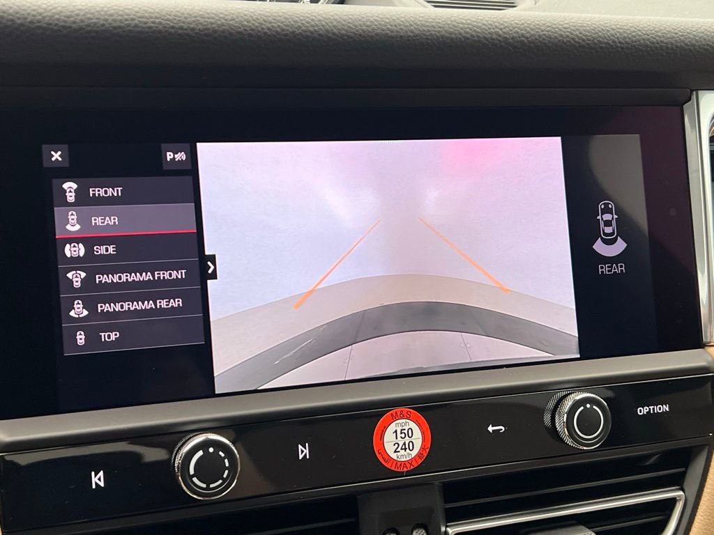 Certified 2025 Porsche Macan image 15