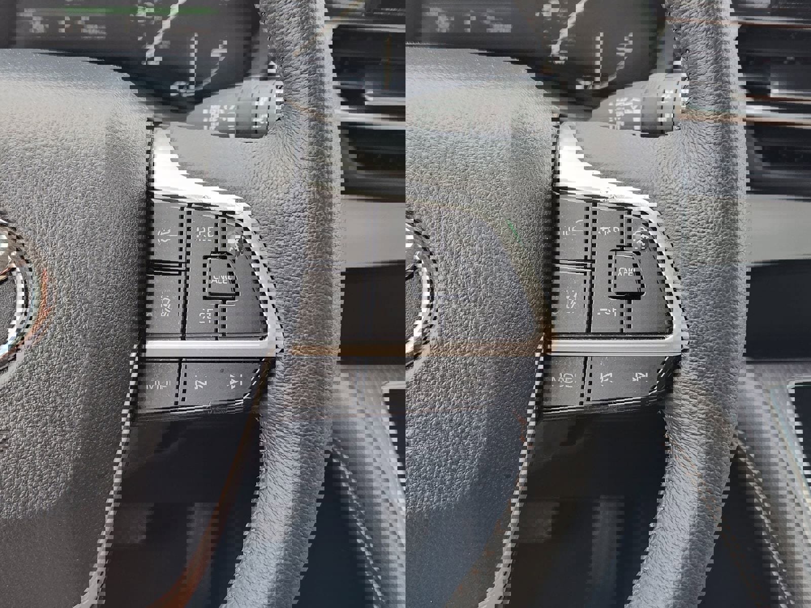 Used 2025 Toyota Sienna XLE image 42