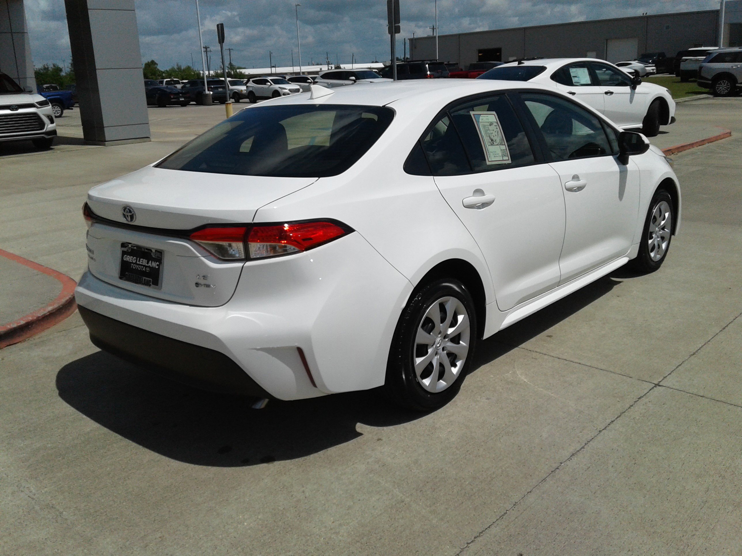 Used 2025 Toyota Corolla LE image 7