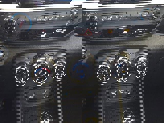 New 2025 Hyundai Venue Limited image 14