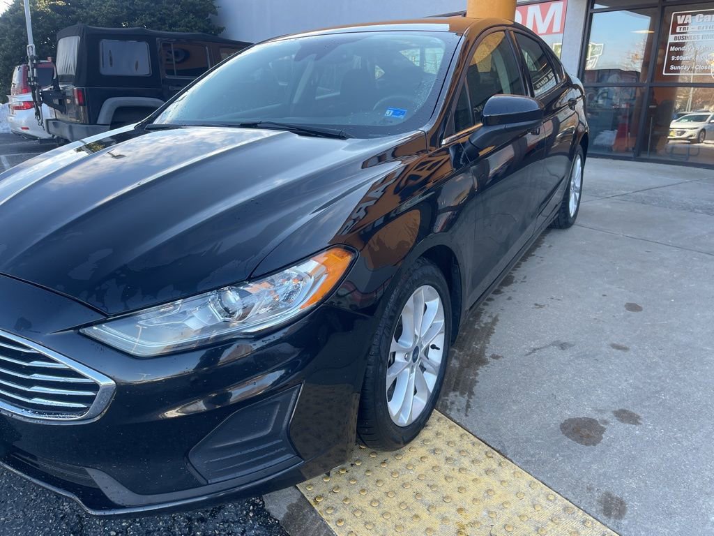 Used 2020 Ford Fusion SE image 8