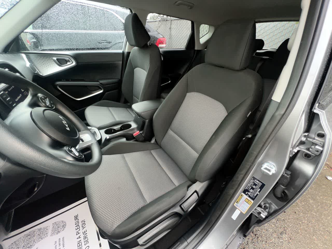 Certified 2025 Kia Soul LX w/ LX Technology Package FWD image 11