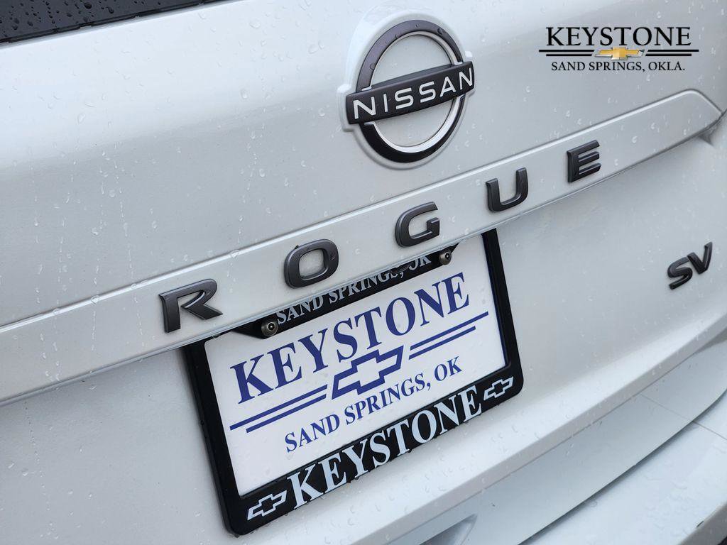 Used 2024 Nissan Rogue SV image 11
