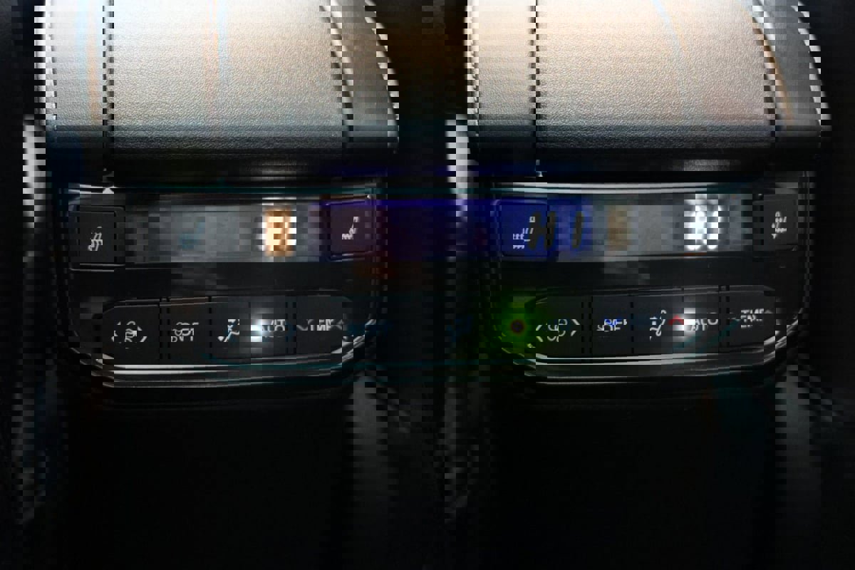 Used 2021 Toyota Highlander Platinum image 34