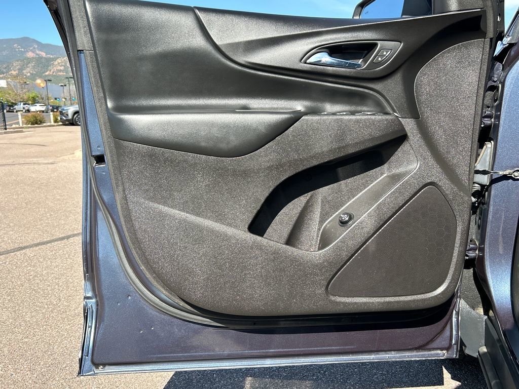 Used 2018 Chevrolet Equinox LT AWD/4WD image 30