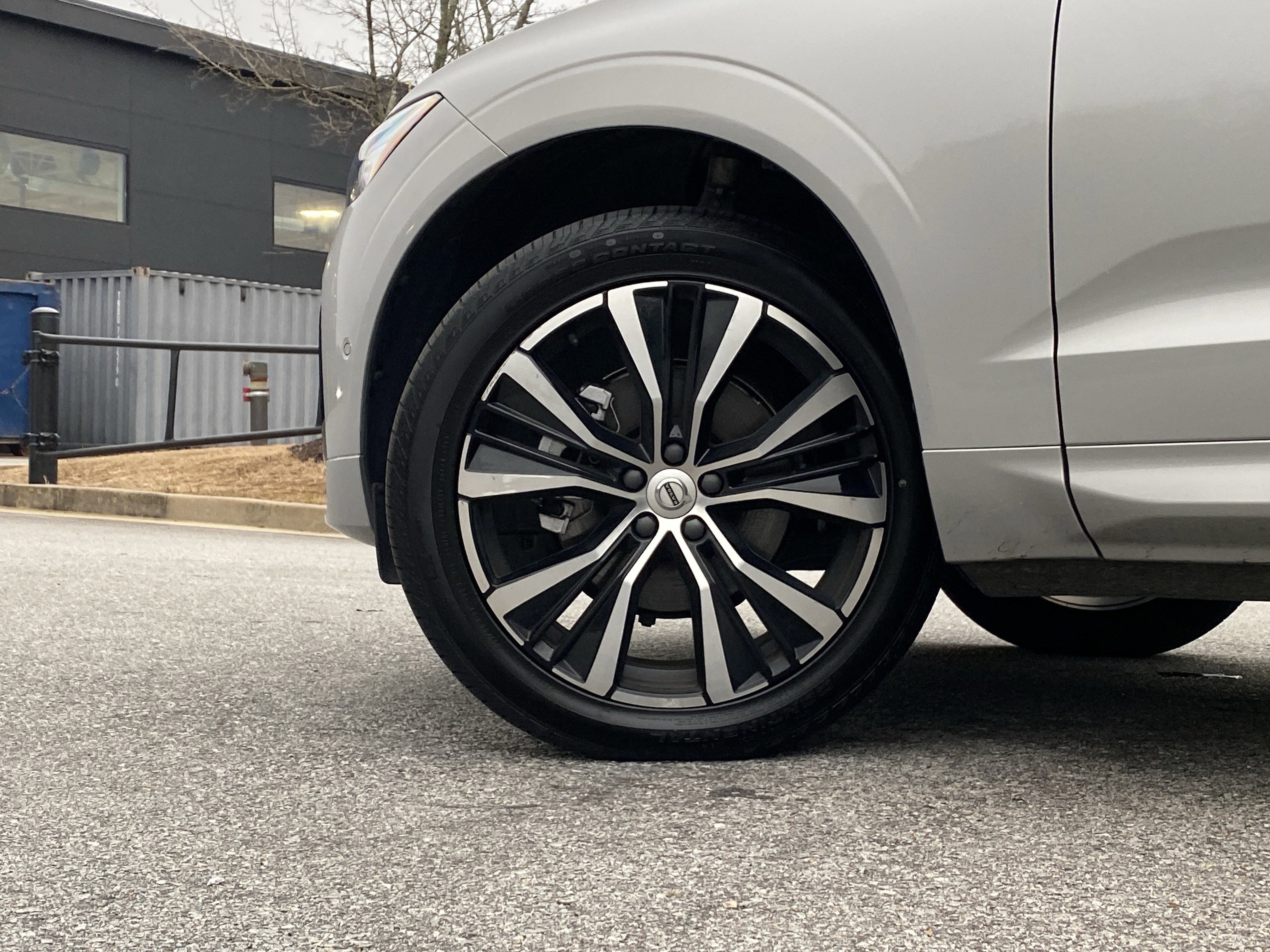 Used 2025 Volvo XC60 B5 Plus image 17