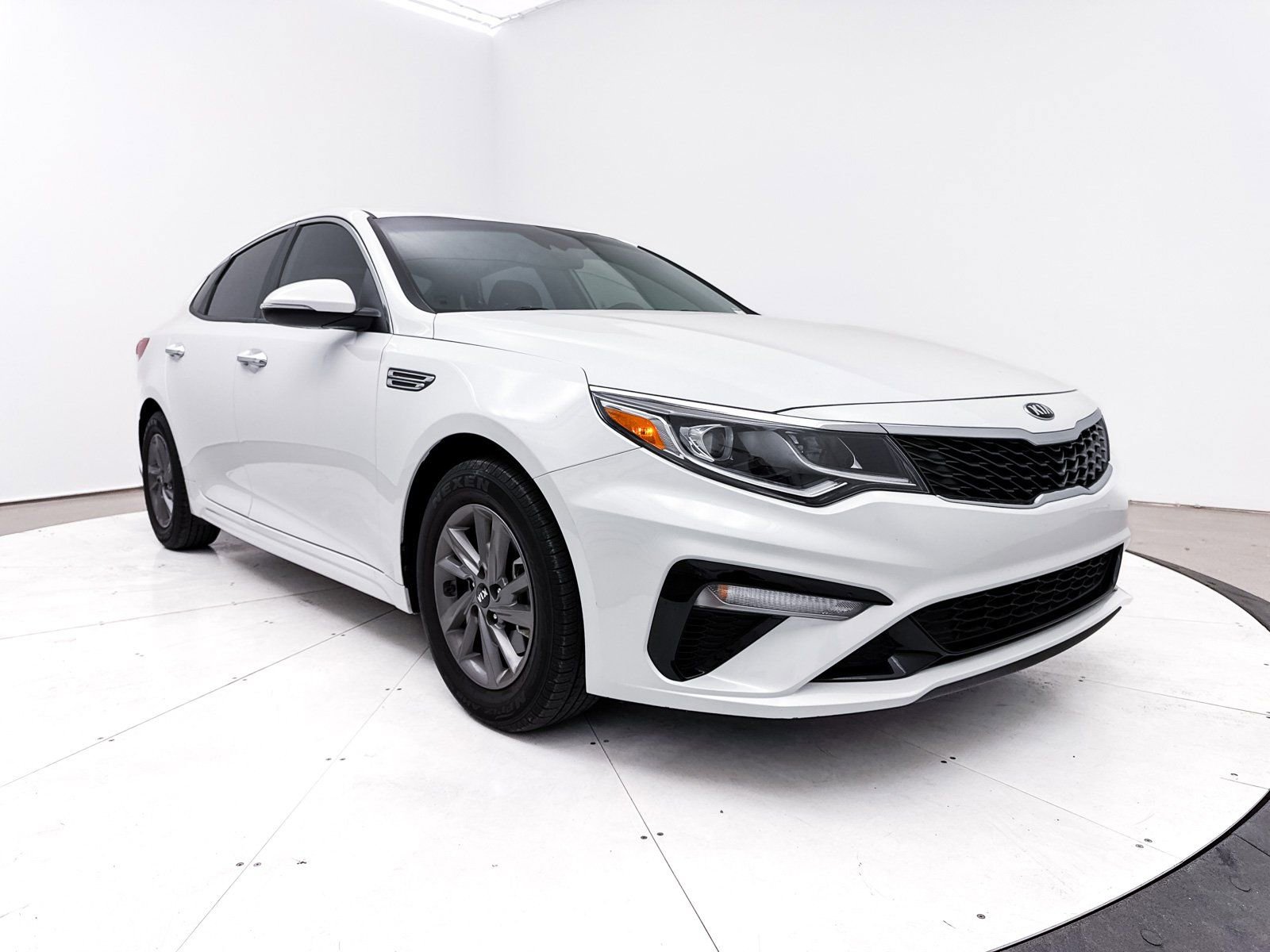 Used 2020 Kia Optima LX image 10