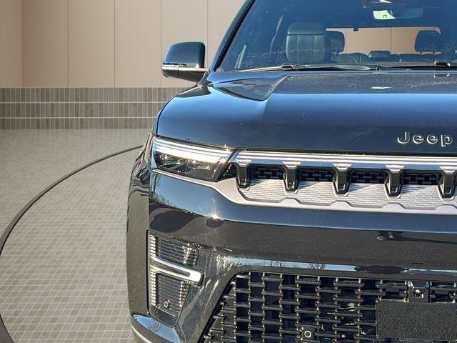 New 2026 Jeep Grand Wagoneer Summit w/ Rear Seat Video Group I image 10