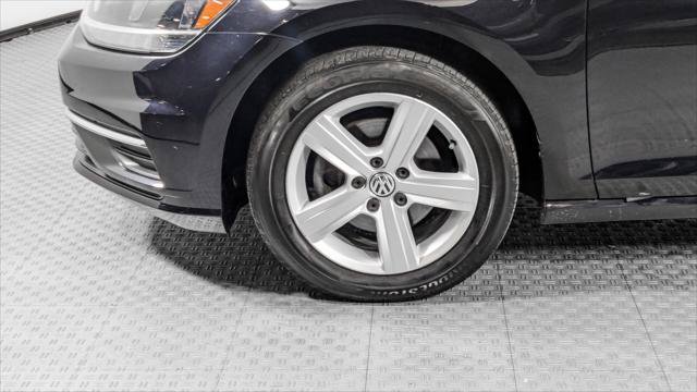 Used 2018 Volkswagen Golf SE FWD image 33