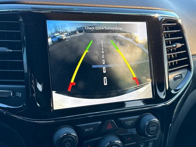 Used 2021 Jeep Grand Cherokee Laredo X image 27