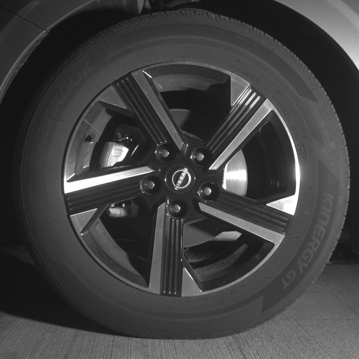 Used 2025 Nissan Sentra SV FWD image 12