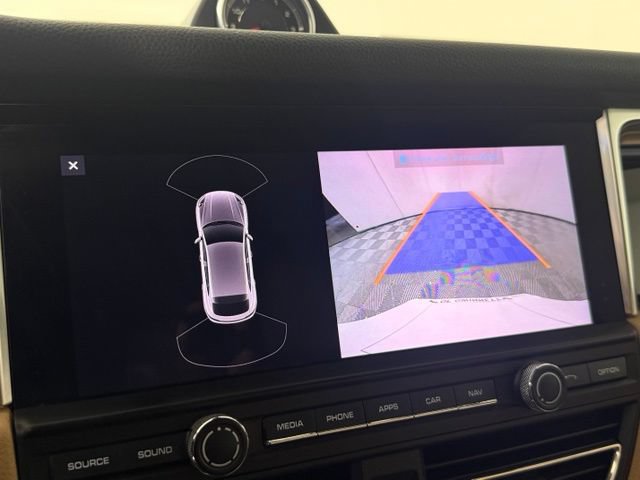 Used 2020 Porsche Macan AWD/4WD image 19