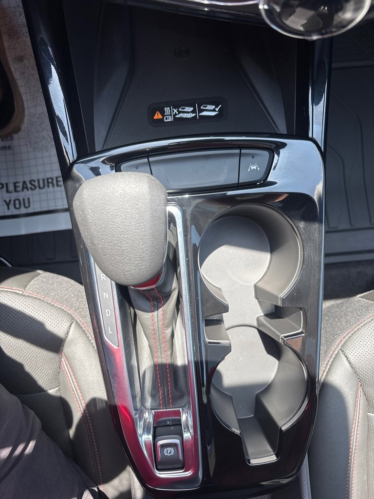 Used 2025 Chevrolet Trax RS w/ Sunroof Package image 24