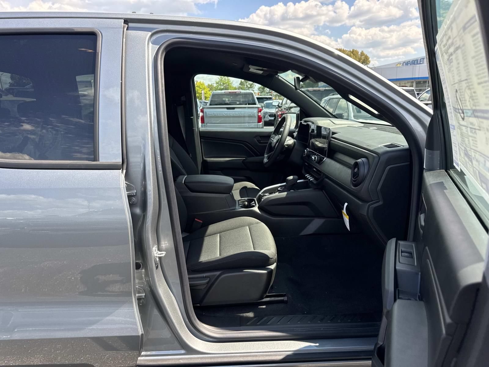 New 2026 Chevrolet Colorado Trail Boss w/ Midnight Edition AWD/4WD image 11