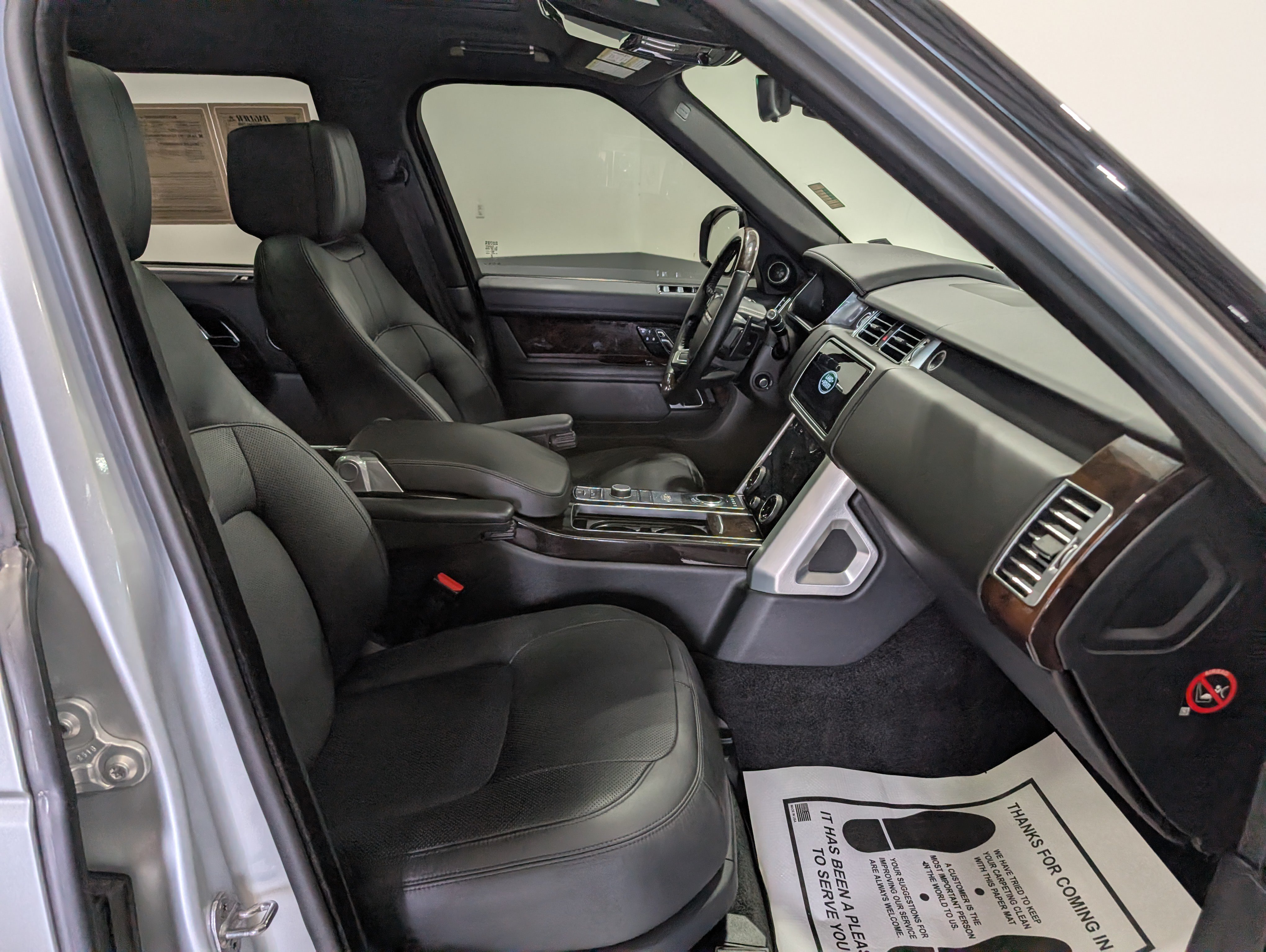Used 2019 Land Rover Range Rover Long Wheelbase Supercharged AWD/4WD image 18