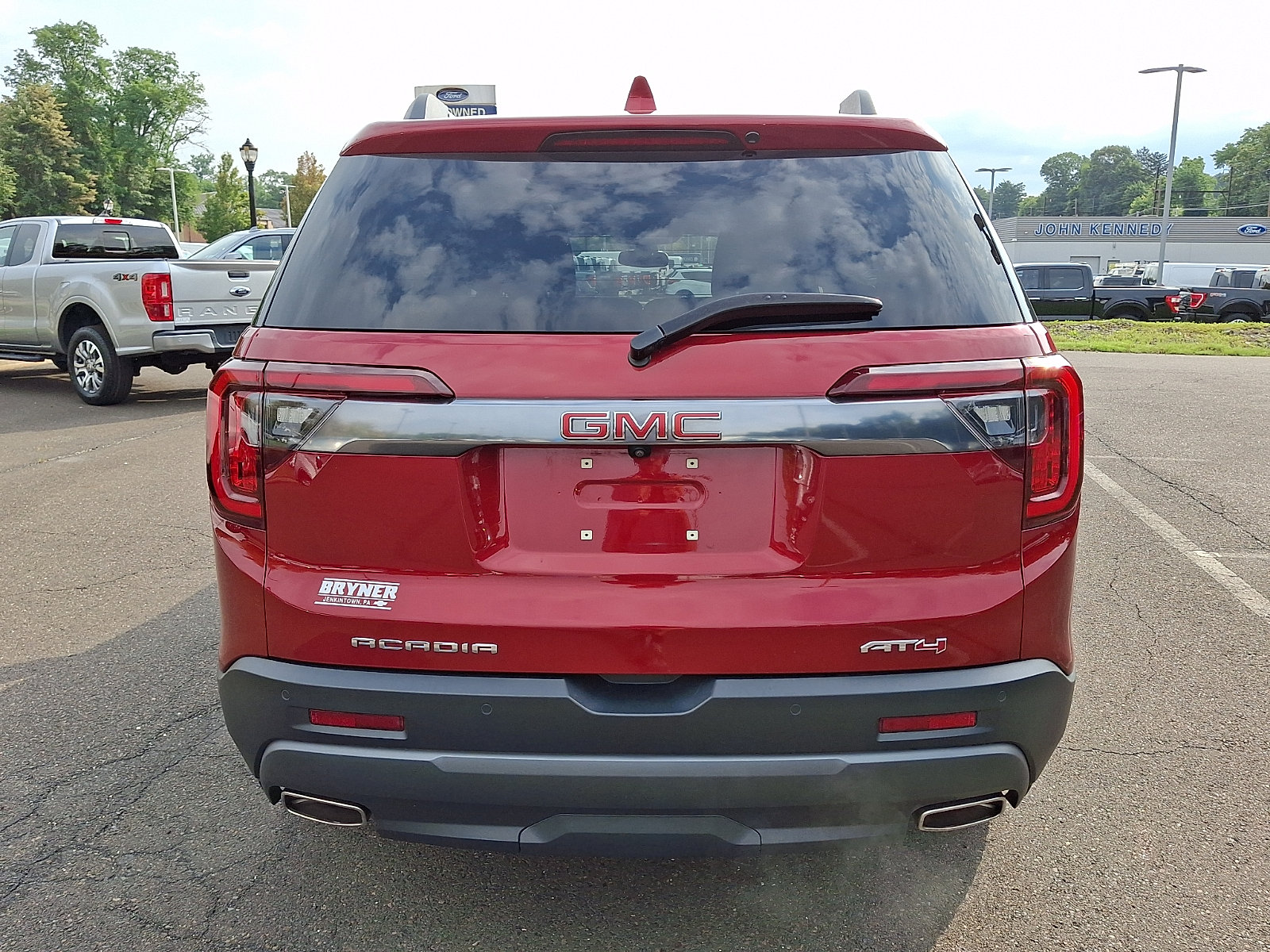 Used 2023 GMC Acadia AT4 w/ Technology Package AWD/4WD image 5