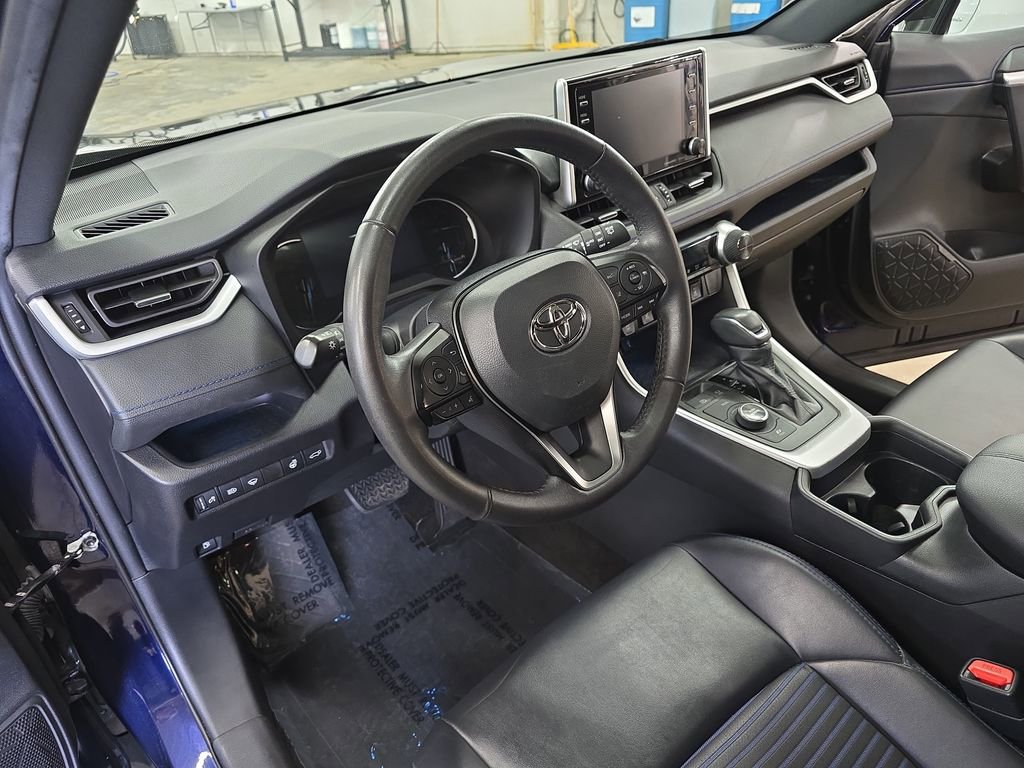 Used 2020 Toyota RAV4 XSE w/ XSE Grade Weather Package AWD/4WD image 16