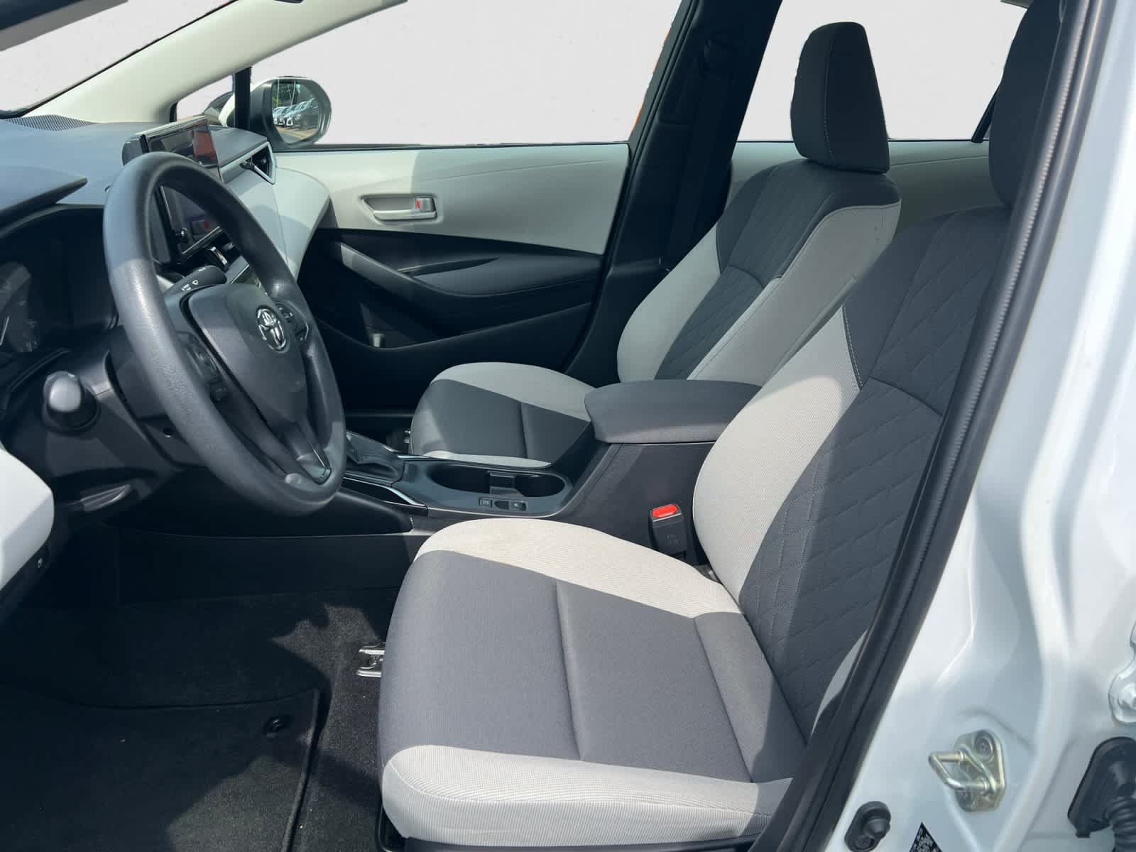 Used 2023 Toyota Corolla LE w/ Carpet Mat Package (TMS) FWD image 15