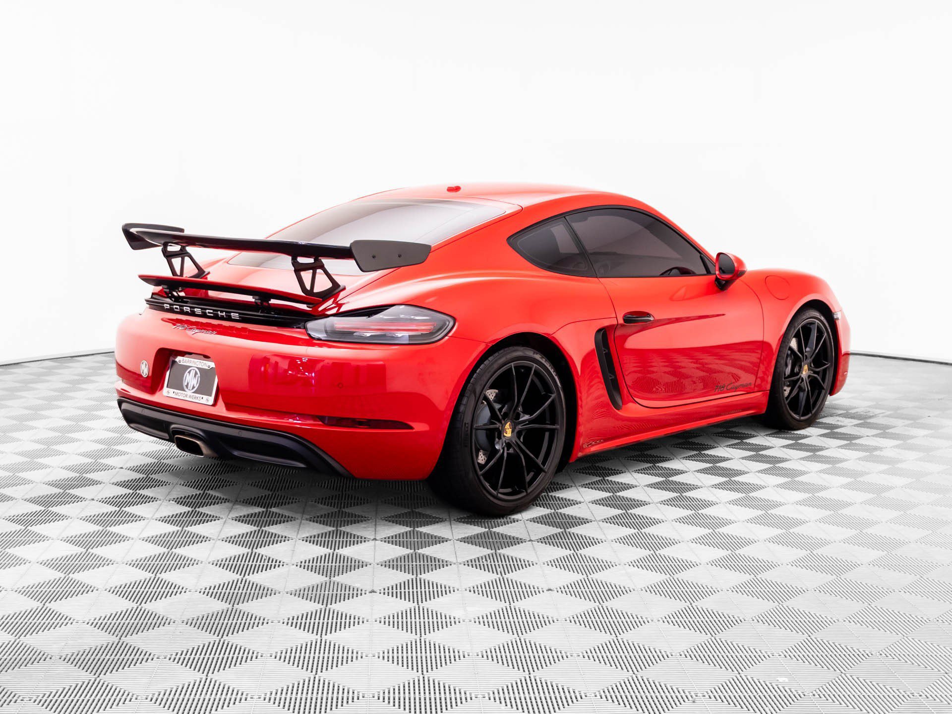 Used 2024 Porsche 718 Cayman RWD image 5