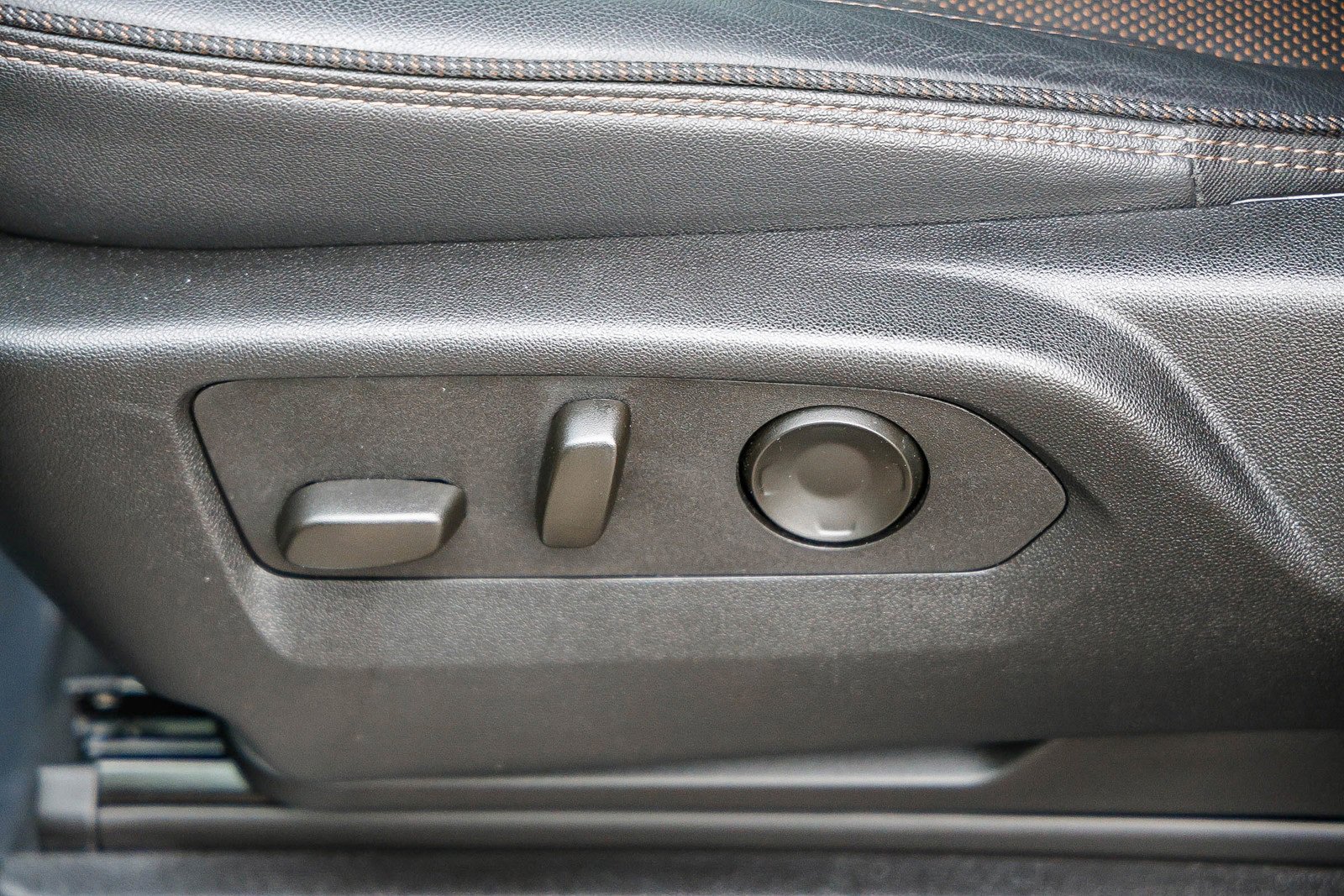 Used 2025 Chevrolet Tahoe High Country image 23