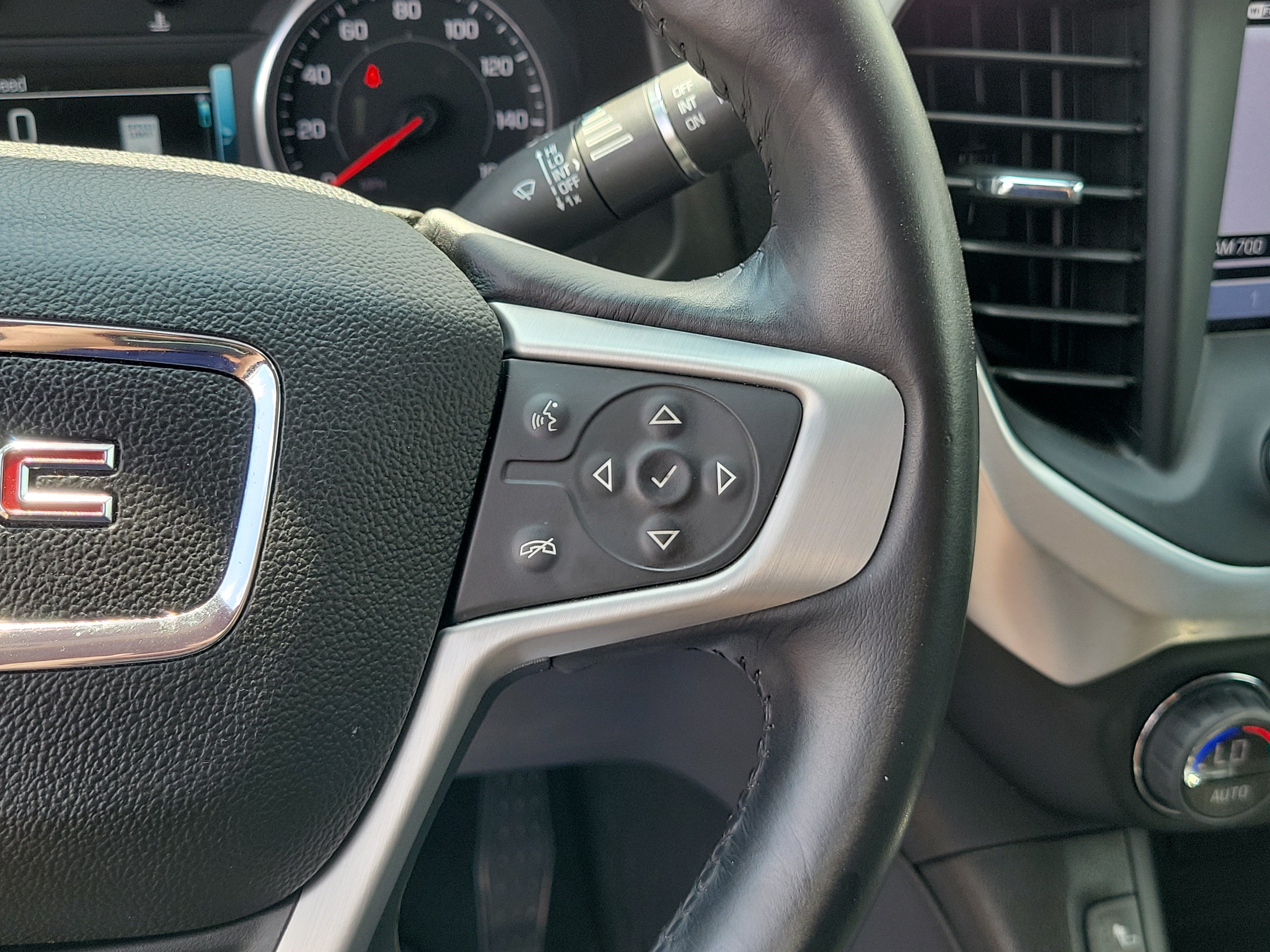 Used 2018 GMC Acadia SLT FWD image 23