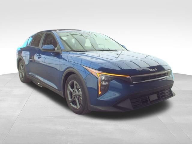 Used 2025 Kia K4 FWD image 3