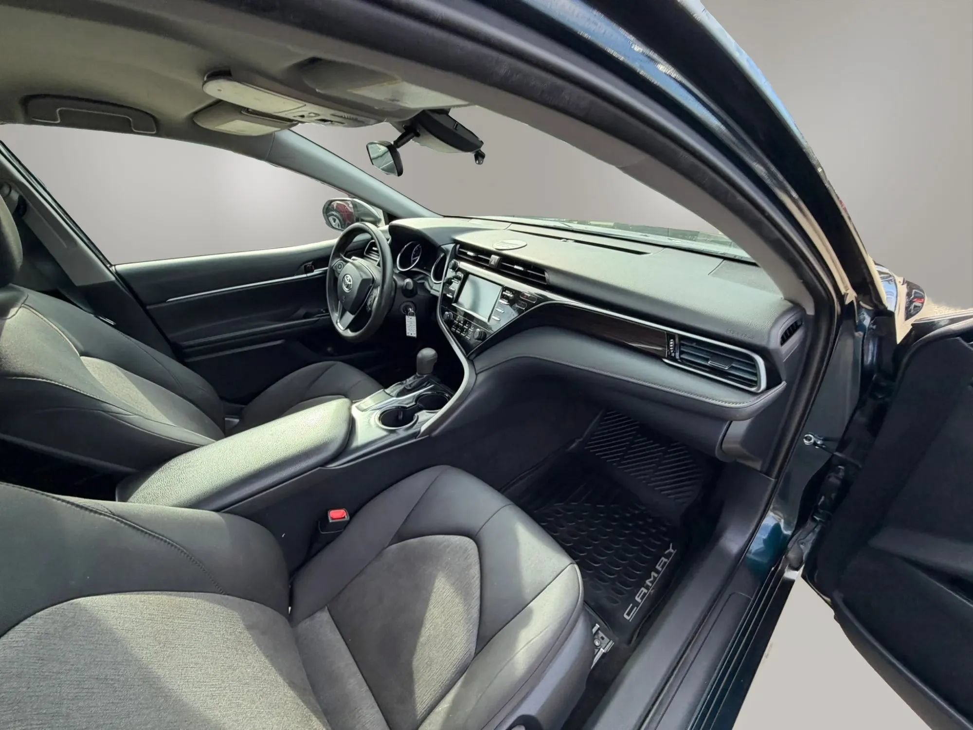 Used 2019 Toyota Camry LE FWD image 10