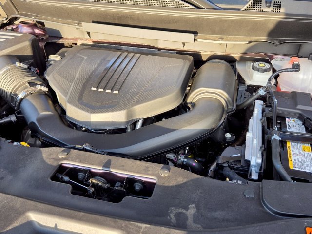 Used 2025 Chevrolet Traverse RS FWD image 10