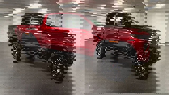 Certified 2024 GMC Canyon AT4X image 2