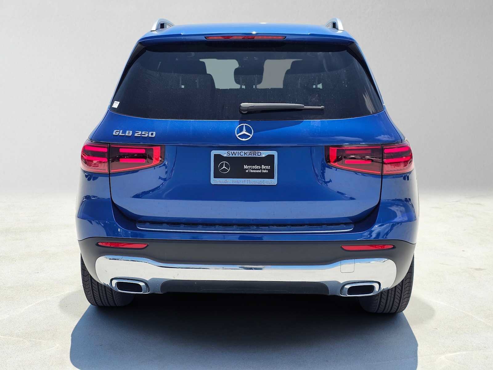 New 2026 Mercedes-Benz GLB 250 image 4