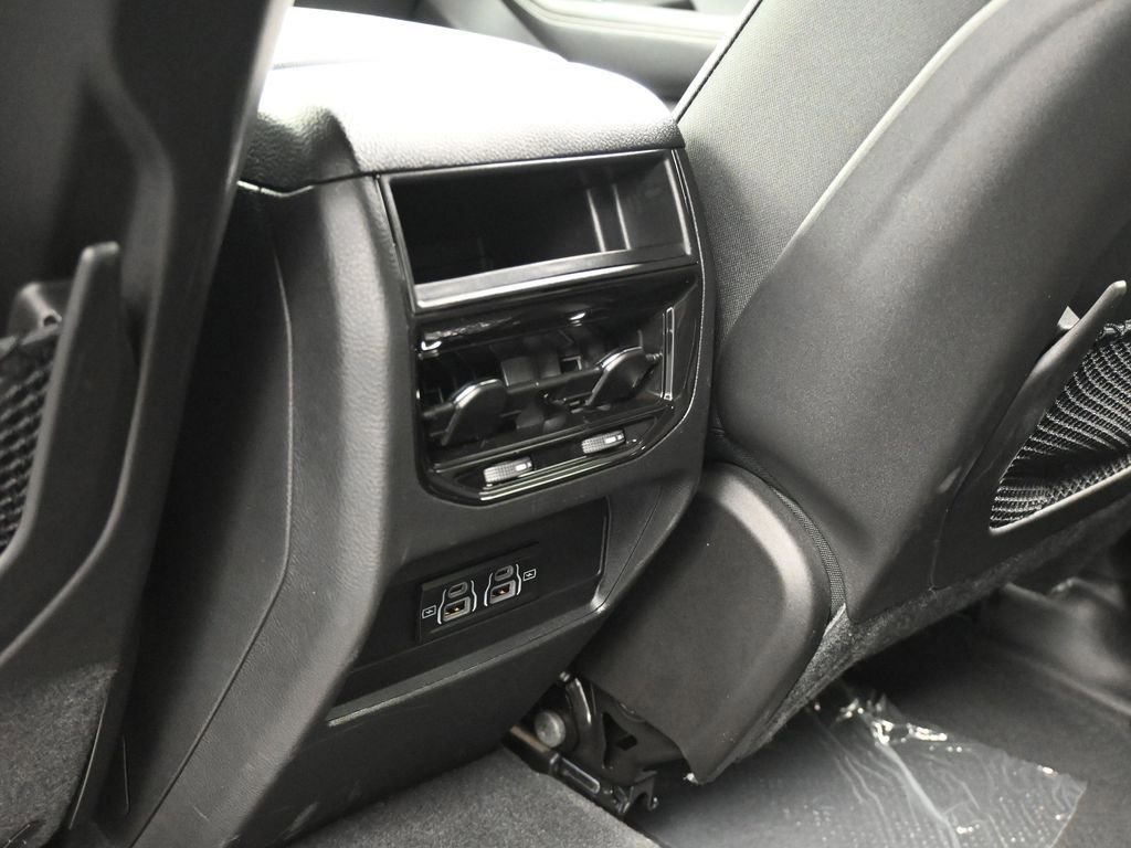 Used 2025 Jeep Grand Cherokee Laredo image 31