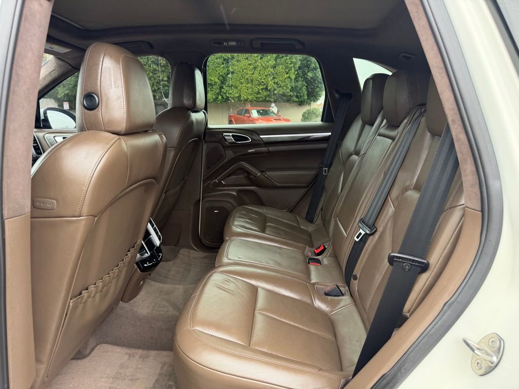 Used 2012 Porsche Cayenne Turbo image 24