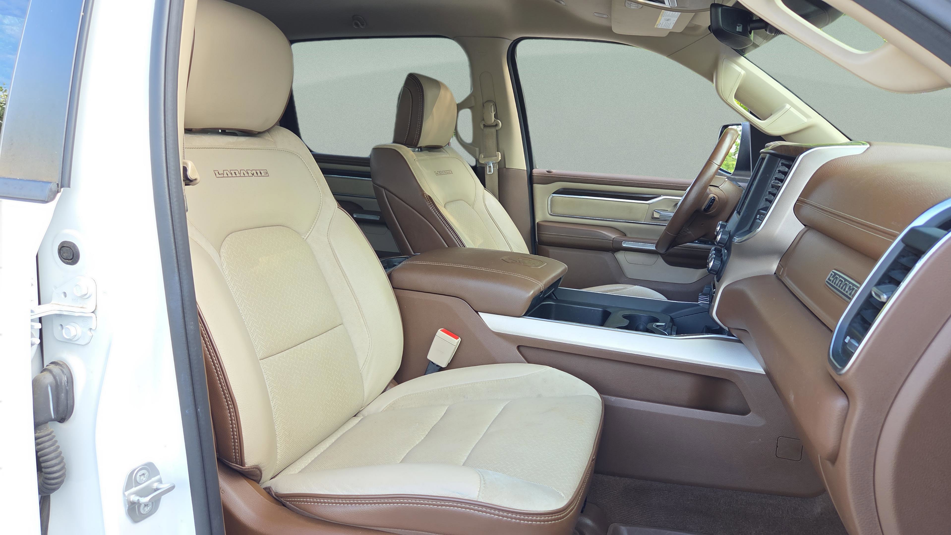 Used 2021 RAM 1500 Laramie AWD/4WD image 15