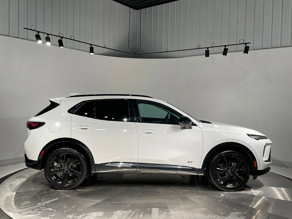 Used 2025 Buick Envision Sport Touring image 10