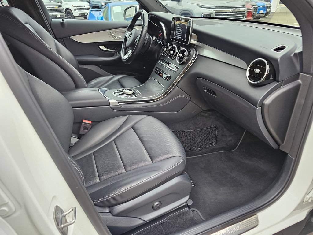 Used 2019 Mercedes-Benz GLC 300 4MATIC image 13