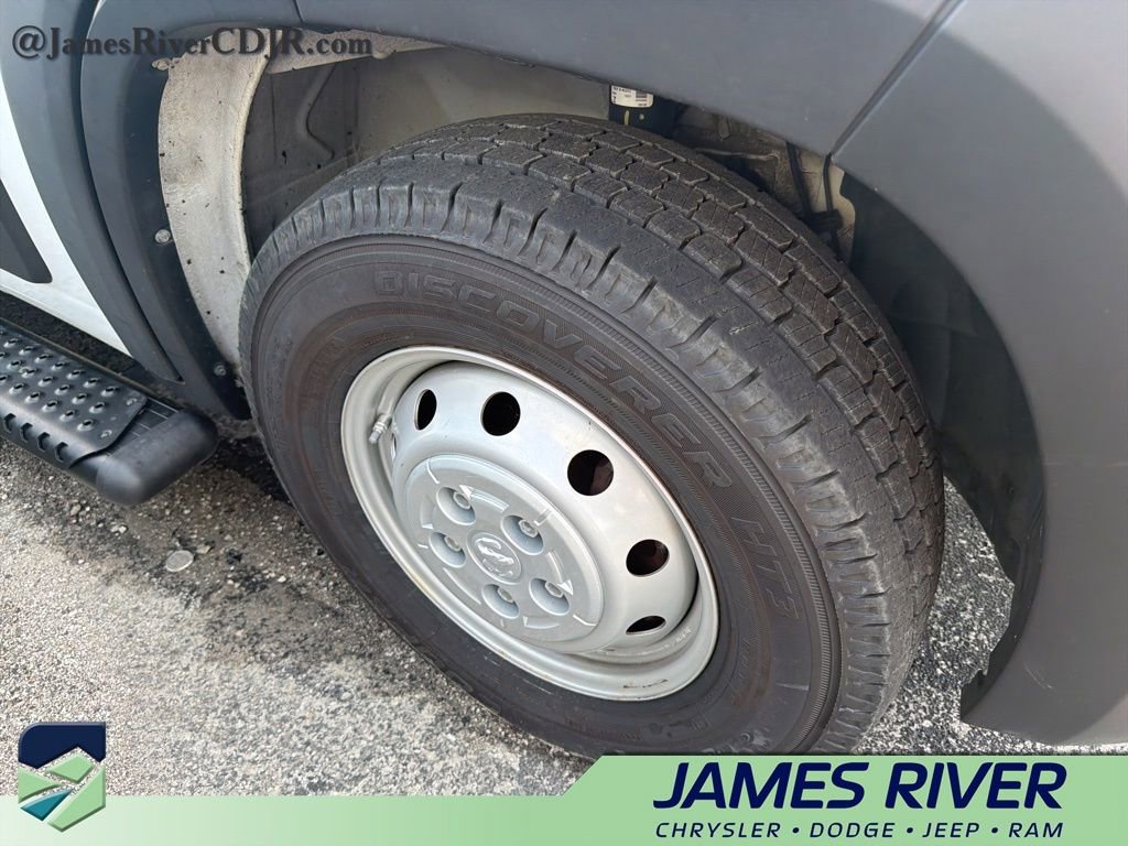 Used 2021 RAM ProMaster 2500 w/ Convenience Group FWD image 9