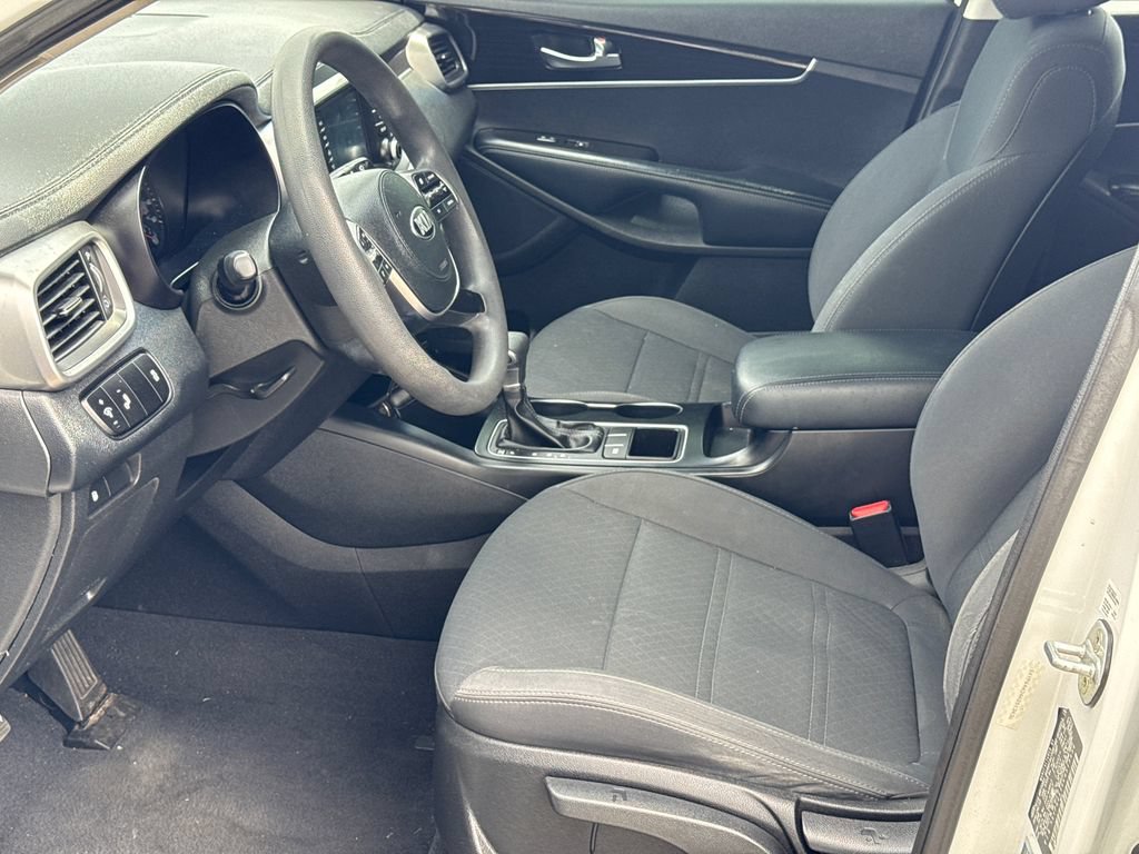 Used 2019 Kia Sorento FWD image 9