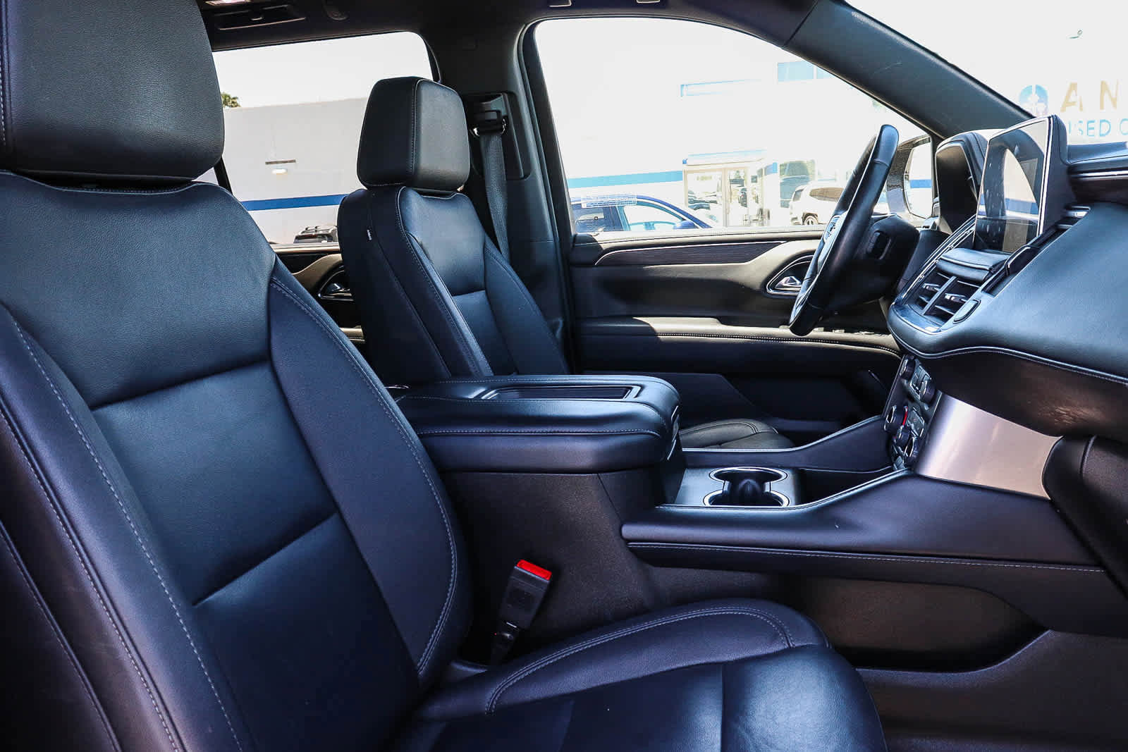 Used 2024 Chevrolet Tahoe LT w/ Luxury Package AWD/4WD image 21